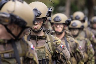 Nejodhodlanější bránit Česko se zbraní jsou „sněhové vločky“ - Seznam Zprávy